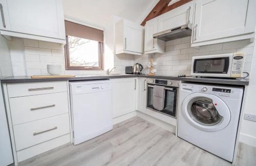 Widemouth Bay House | 3 Cosy Cornish Holiday Cottages Bude - Sleeps 14