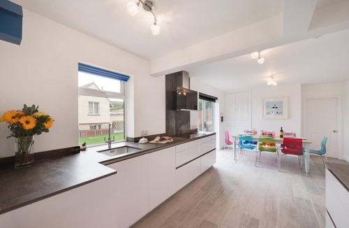 Sandsend Cottage | 4 Bed in Sandsend (oc-wa330)