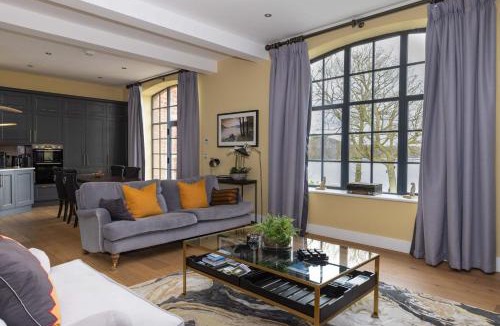 Wing House | 5 Tarn End luxurious cottage with view to Talkin Tarn, near Hadrians Wall & the Lake District