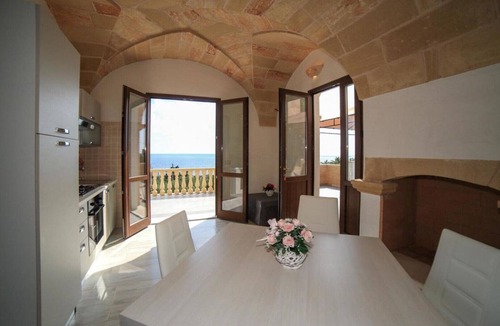 Torre Vado Villa | 5min walk to the sea: large house w/little pool