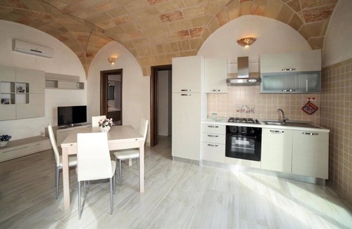 Torre Vado Villa | 5min walk to the sea: large house w/little pool