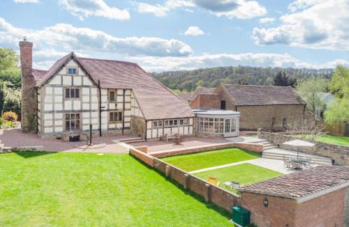 Malvern House | 6 Bed in Storridge oc-c39005