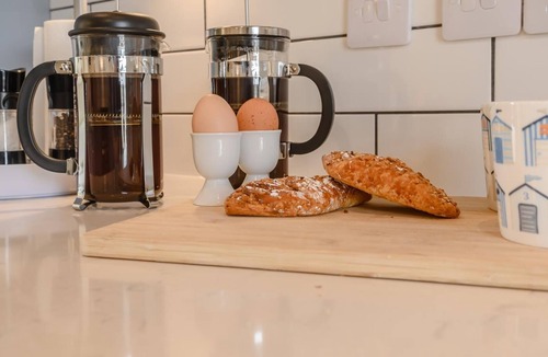 Lowestoft Cottage | 9 Bed in Lowestoft (oc-k27940)
