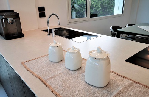 Marina di Felloniche Villa | A dream: 5*-villa w/beach access, pool & jacuzzi