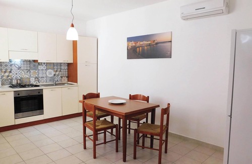 Torre San Giovanni Apartment | Air-Conditioned Apartment In Central Location Close to Beaches with Terrace