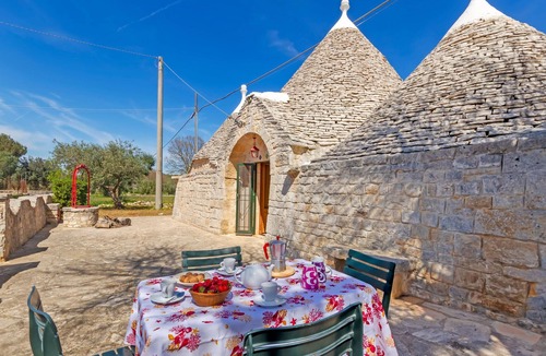 Cisternino House | Amazing home in Cisternino BR with WiFi