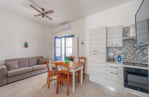Torre San Gennaro Apartment | Apartment '2' with Private Terrace and Air Conditioning