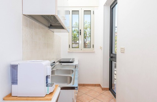 Cocumola Apartment | Apartment 'Angeli Nel Salento - Casa Vacanza 4' with Private Terrace, Wi-Fi and Air Conditioning