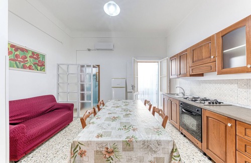 Lido Marini Apartment | Apartment 'Appartamento Lido Marini' with Sea View, Private Terrace and Air Conditioning