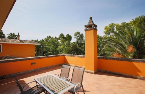 Lecce Apartment | Apartment 'Attico' with Shared Pool, Wi-Fi and Air Conditioning