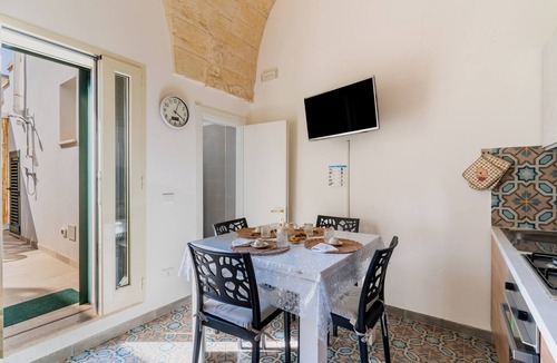 Giurdignano Apartment | Apartment 'Bilocale' with Private Terrace and Air Conditioning