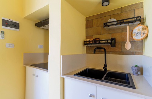 Specchia Apartment | Apartment 'Casa Donna Sofia' with Private Terrace, Wi-Fi and Air Conditioning