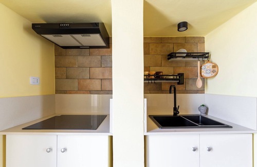 Specchia Apartment | Apartment 'Casa Donna Sofia' with Private Terrace, Wi-Fi and Air Conditioning