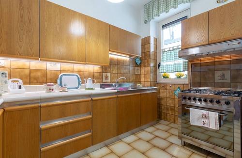 Municipio 2 Apartment | Apartment "Chicca Casa Vacanze" with Private Terrace & Wi-Fi