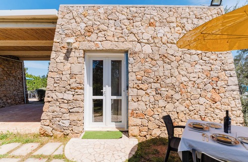 Tuglie Apartment | Apartment 'Classic Dépendance - Angolo Cottura' with Shared Pool, Wi-Fi and Air Conditioning