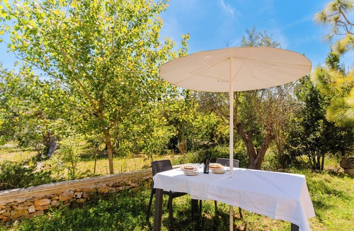 Tuglie Apartment | Apartment 'Confort Dépendance Angolo Cottura' with Shared Pool, Wi-Fi and Air Conditioning