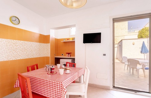 Melendugno Apartment | Apartment 'Corte Nonna Mmela' with Private Terrace, Wi-Fi and Air Conditioning