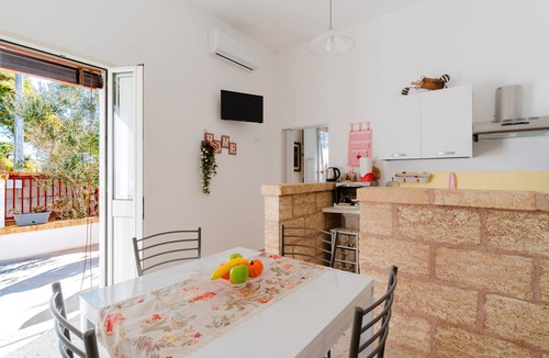 Marina di Mancaversa Apartment | Apartment 'E Case Tu Bertu - Gallipoli' with Private Pool, Private Terrace and Air Conditioning