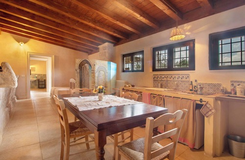 Bisceglie Apartment | Apartment 'Iazzo' with Shared Terrace, Private Garden and Wi-Fi
