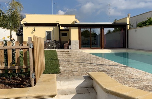 Lendinuso Apartment | Apartment in villa with swimming pool 700m from the sea