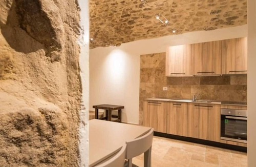 SantʼAgata di Puglia Apartment | Apartment 'Tena - Arco Pronti' with Mountain View, Wi-Fi and Air Conditioning