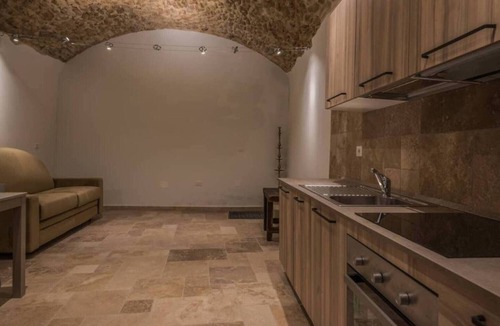 SantʼAgata di Puglia Apartment | Apartment 'Tena - Arco Pronti' with Mountain View, Wi-Fi and Air Conditioning