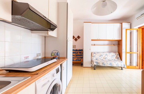 Acaya Apartment | Apartment 'La Casa Di Bebe' with Shared Pool, Wi-Fi and Air Conditioning