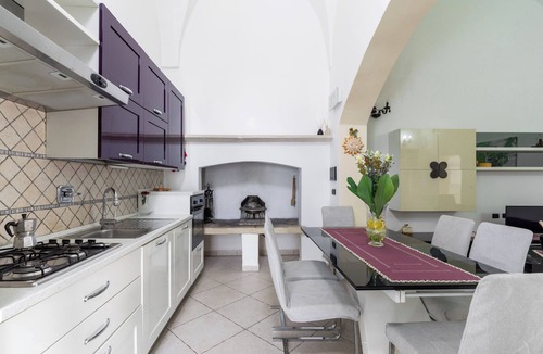 Spongano Apartment | Apartment 'La Casa Di Lena' with Private Terrace, Wi-Fi and Air Conditioning