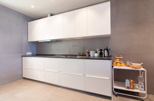 Municipio 1 Apartment | Apartment 'La Dimora Sul Mare' with Sea View, Wi-Fi and Air Conditioning