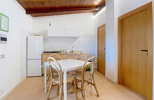 Montincello Apartment | Apartment 'La Mignola - Bilo 2 - Duplicate' with Shared Garden, Wi-Fi and Air Conditioning