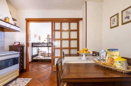 Palmariggi Apartment | Apartment 'La Terra Di Mezzo' with Balcony, Wi-Fi and Air Conditioning