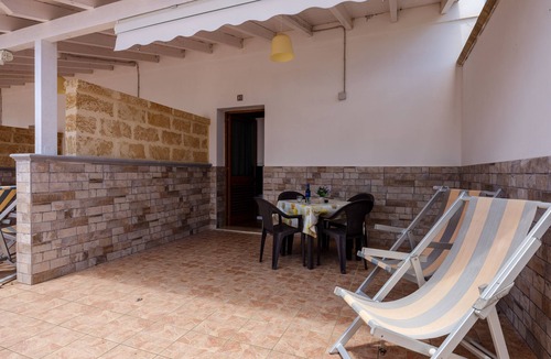 Borgagne Apartment | Apartment 'Mamba House 3' with Private Terrace, Shared Garden and Air Conditioning