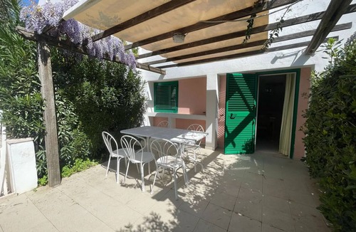 Peschici Apartment | Apartment 'Maritalia 8' with Private Terrace, Private Garden and Air Conditioning
