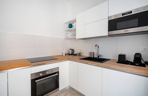 Conversano Apartment | Apartment 'Relaxia' with Balcony, Wi-Fi and Air Conditioning