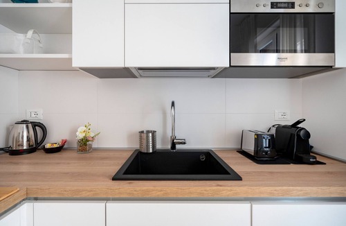Conversano Apartment | Apartment 'Relaxia' with Balcony, Wi-Fi and Air Conditioning