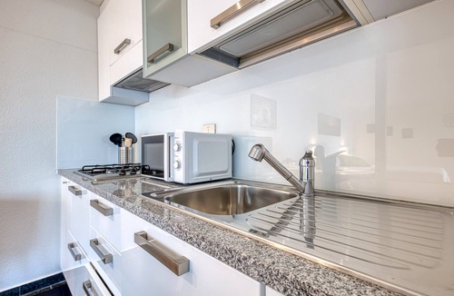 Fontanelle Apartment | Apartment 'Residence Margherita - Bouganwille' with Sea View, Wi-Fi and Air Conditioning