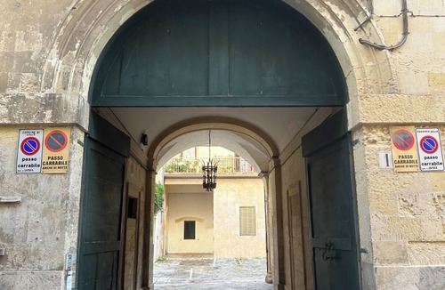 Lecce Historic Center Apartment | Apartment 'San Leonardo Apartments - Suite' with Wi-Fi