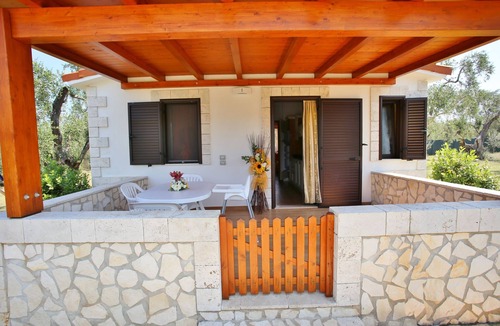 Chiesiola Apartment | Apartment "semi-detached Villa" for 5/6 person on the ground floor with separate entrances and with square meters 150 private Garden with Barbecue and Sunbeds