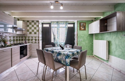 Giurdignano Apartment | Apartment Sole 2 with Shared Terrace, A/C & Wi-Fi