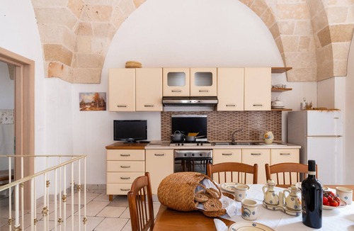 Avetrana Apartment | Apartment 'Torre Bassa Trilocale' with Wi-Fi and Air Conditioning