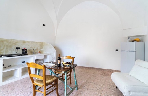 Specchia House | Apt Suite - Corte dei Mesci by Just Houses SRL - With Jacuzzi