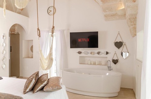 Savelletri Bed & Breakfast | Apulia Charming Suites - Suite Corallo con vista mare e hot Jacuzzi