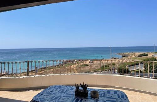 Torre San Giovanni Apartment | Attico Fronte Mare Salento