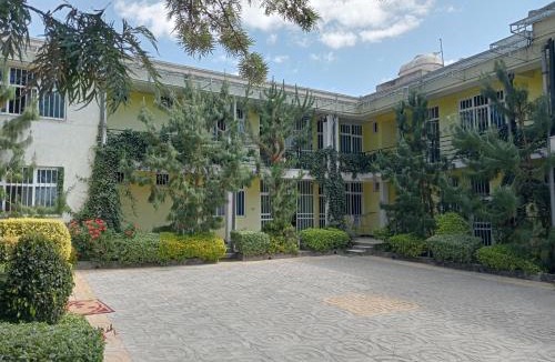 Nifas Silk-Lafto House | Avi Guest House