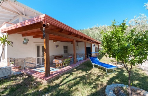 Mattinata Apartment | B & B Yellow wolfbane
