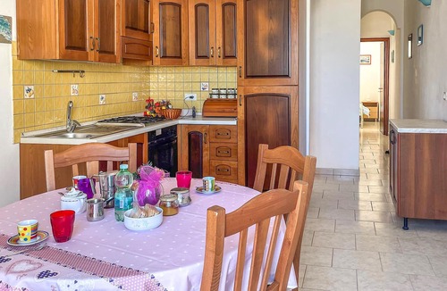 Castro House | Beautiful cottage with terrace and sea view.