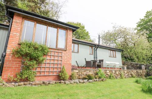Castleton House | Bee Garth