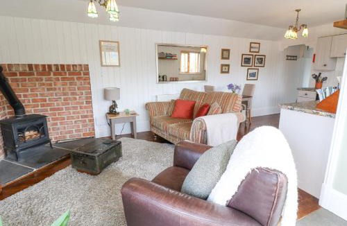 Castleton House | Bee Garth