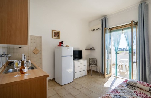 Villanova Apartment | Bilocale-Apartment-Balcony-Private Bathroom