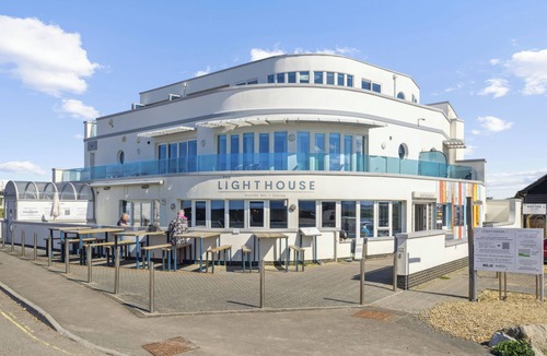 Milford on Sea Cottage | Blue Horizon